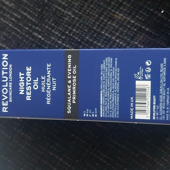 New makeup revolution night restore oil - Picture 3 of 4